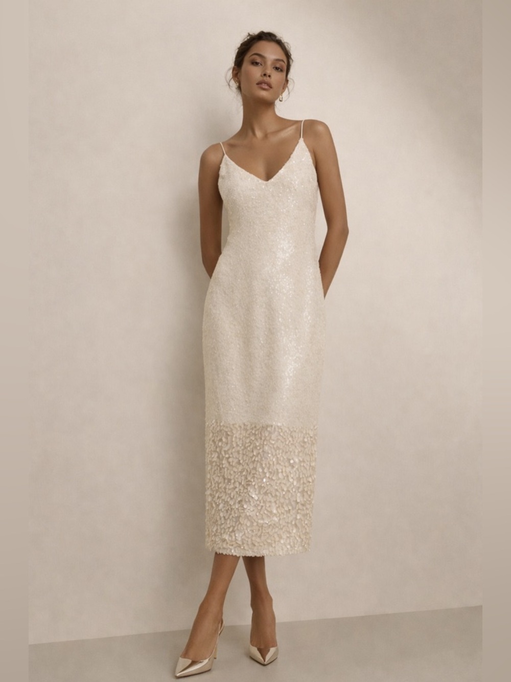 $798 Veronica Beard
Perla‎ Sequin Dress in Iridescent Off-White Color, Size 4 - Picture 3 of 9